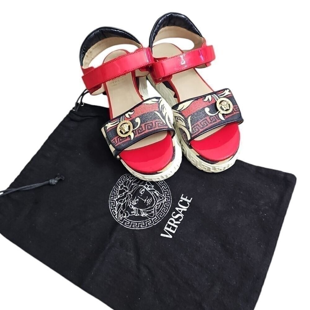 Versace Red Patent Leather Platform Toddler Sandals with Greek Key Design size 9